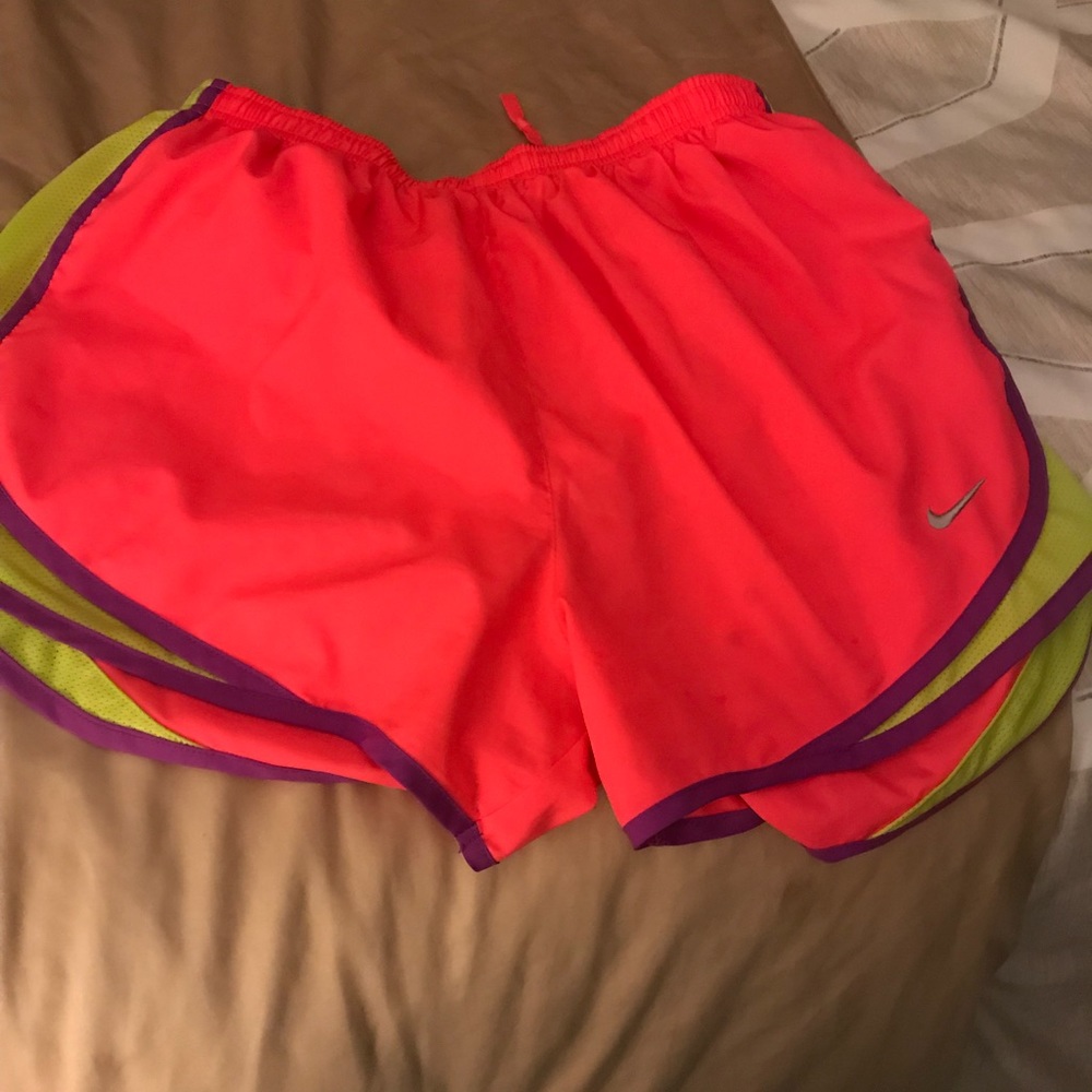 Women Nike shorts size medium